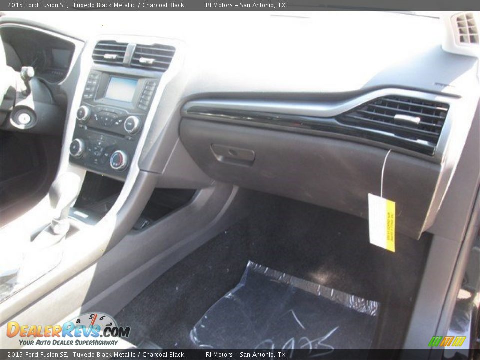 2015 Ford Fusion SE Tuxedo Black Metallic / Charcoal Black Photo #21