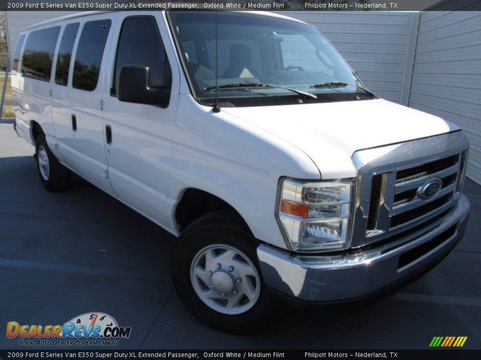 Front 3/4 View of 2009 Ford E Series Van E350 Super Duty XL Extended Passenger Photo #1