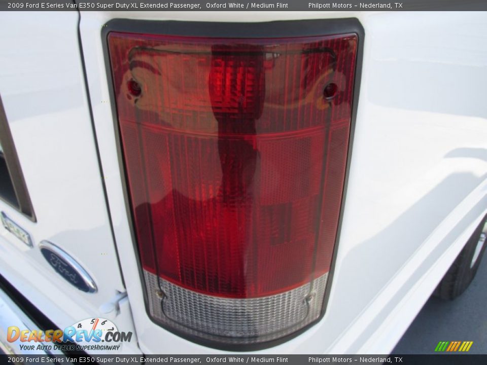 2009 Ford E Series Van E350 Super Duty XL Extended Passenger Oxford White / Medium Flint Photo #11