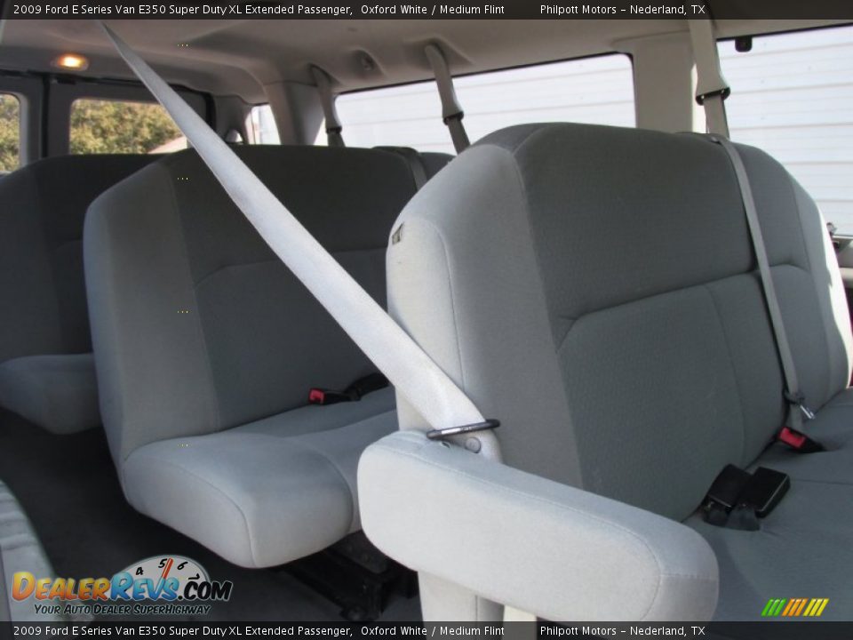 2009 Ford E Series Van E350 Super Duty XL Extended Passenger Oxford White / Medium Flint Photo #28