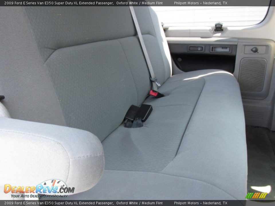 2009 Ford E Series Van E350 Super Duty XL Extended Passenger Oxford White / Medium Flint Photo #29