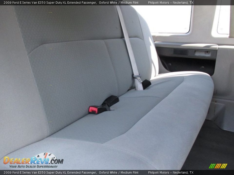 2009 Ford E Series Van E350 Super Duty XL Extended Passenger Oxford White / Medium Flint Photo #30