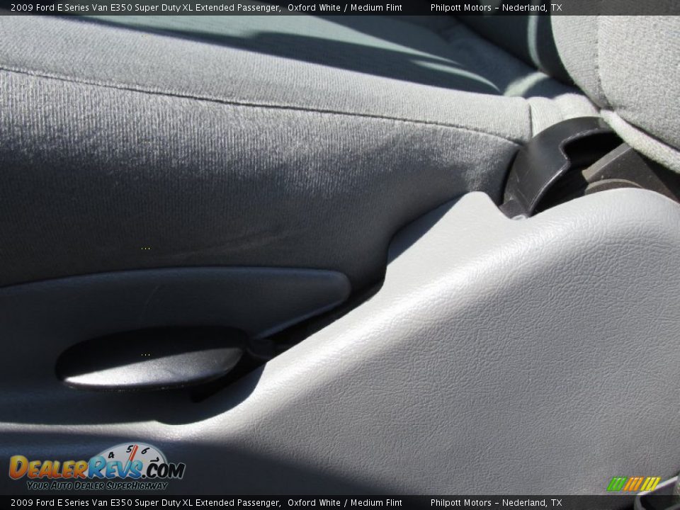 2009 Ford E Series Van E350 Super Duty XL Extended Passenger Oxford White / Medium Flint Photo #36