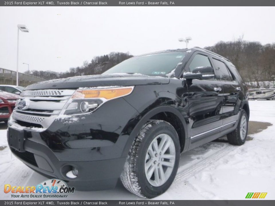 2015 Ford Explorer XLT 4WD Tuxedo Black / Charcoal Black Photo #4