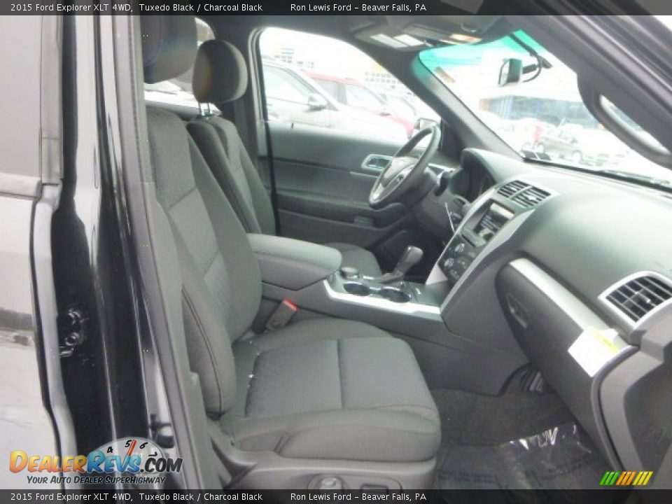 2015 Ford Explorer XLT 4WD Tuxedo Black / Charcoal Black Photo #10