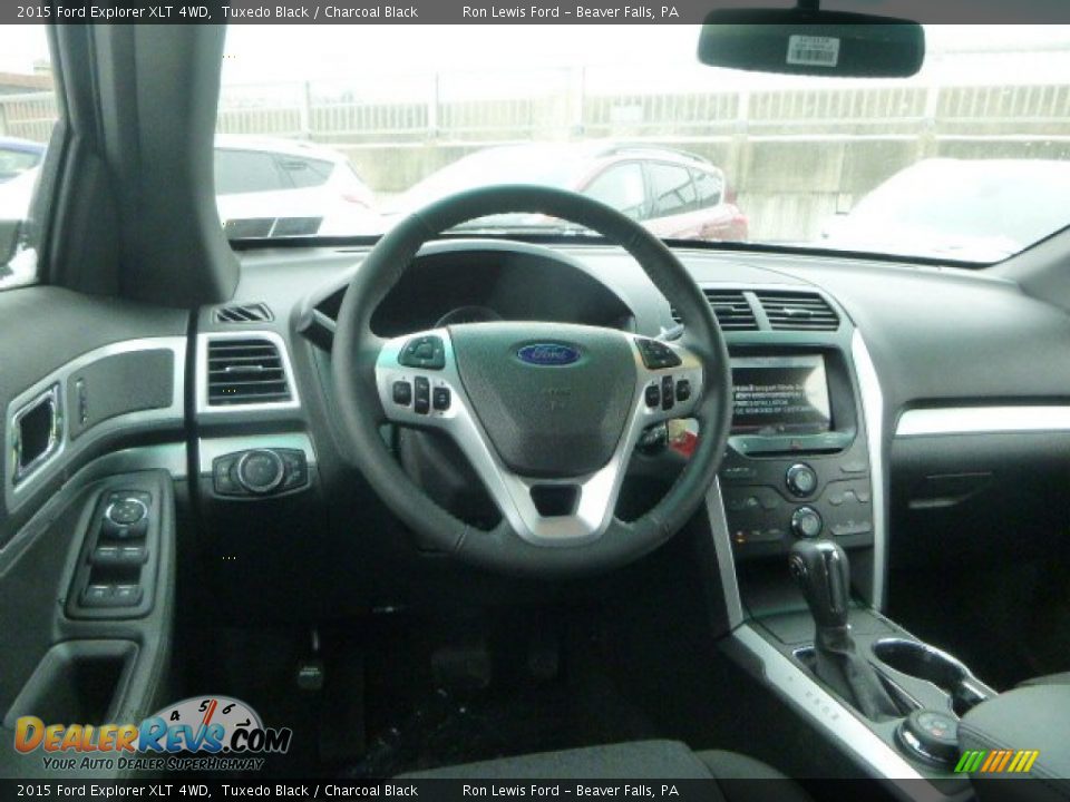 2015 Ford Explorer XLT 4WD Tuxedo Black / Charcoal Black Photo #14