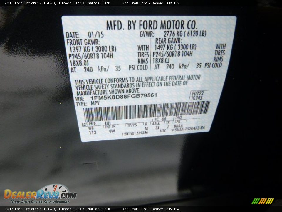 2015 Ford Explorer XLT 4WD Tuxedo Black / Charcoal Black Photo #16