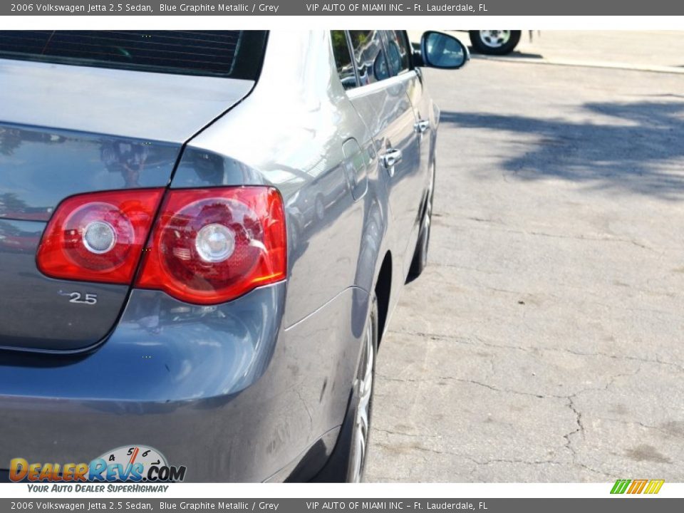 2006 Volkswagen Jetta 2.5 Sedan Blue Graphite Metallic / Grey Photo #15