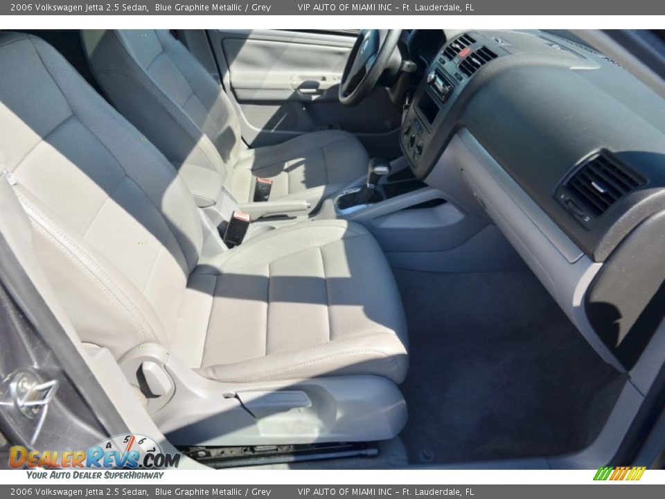 2006 Volkswagen Jetta 2.5 Sedan Blue Graphite Metallic / Grey Photo #16