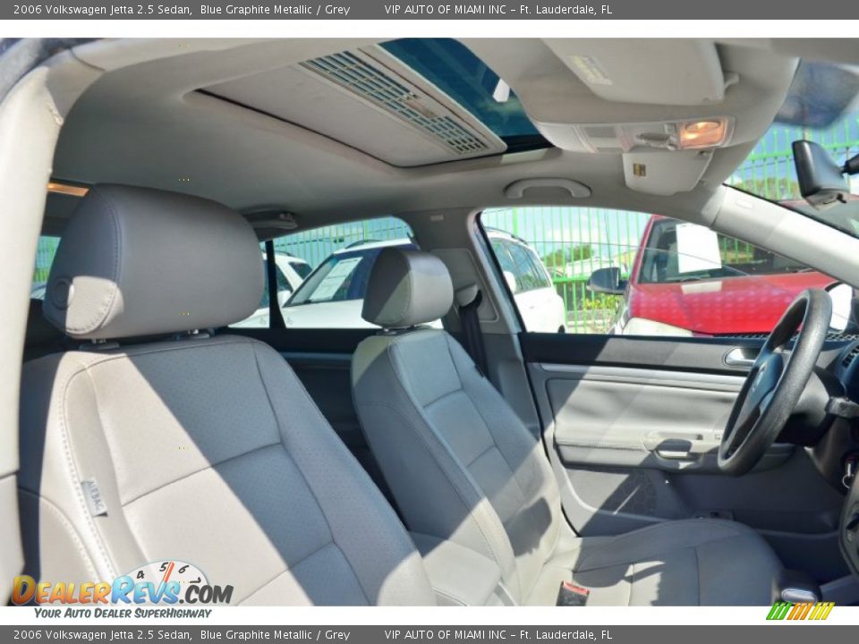 2006 Volkswagen Jetta 2.5 Sedan Blue Graphite Metallic / Grey Photo #17