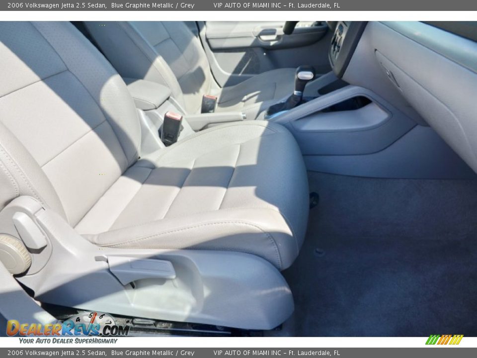 2006 Volkswagen Jetta 2.5 Sedan Blue Graphite Metallic / Grey Photo #19