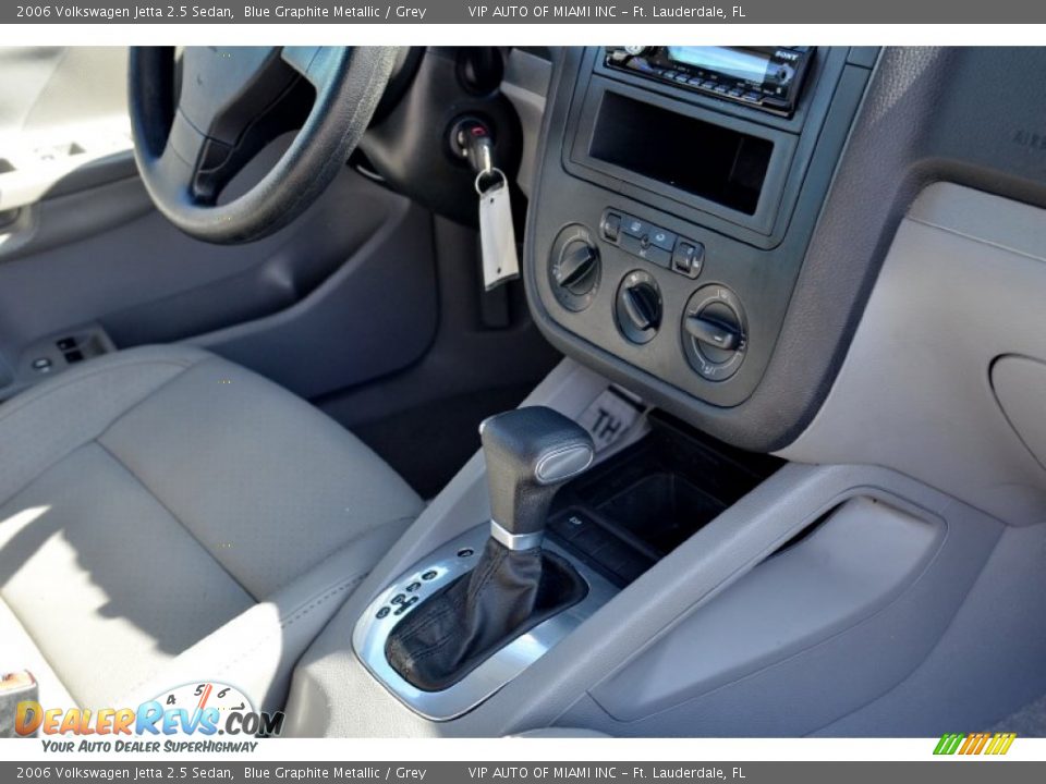 2006 Volkswagen Jetta 2.5 Sedan Blue Graphite Metallic / Grey Photo #23