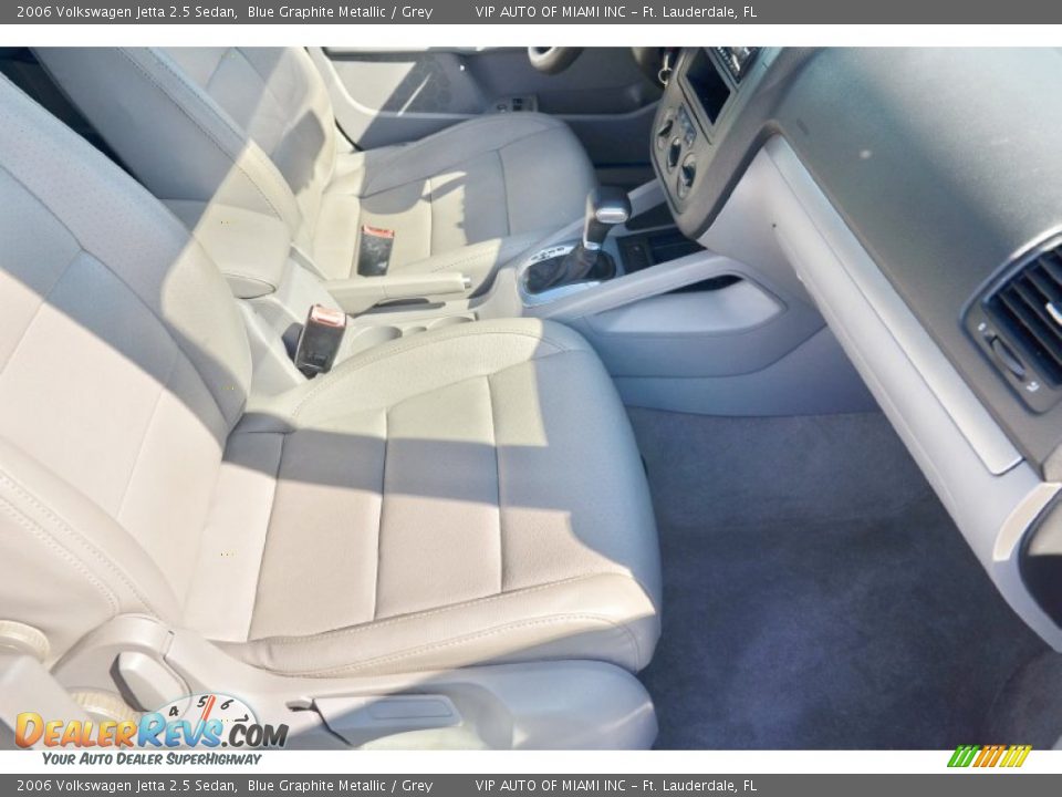 2006 Volkswagen Jetta 2.5 Sedan Blue Graphite Metallic / Grey Photo #25
