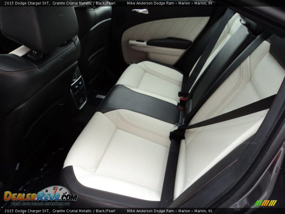 Rear Seat of 2015 Dodge Charger SXT Photo #8