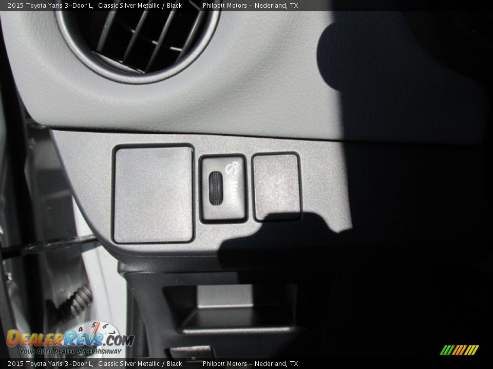 2015 Toyota Yaris 3-Door L Classic Silver Metallic / Black Photo #27