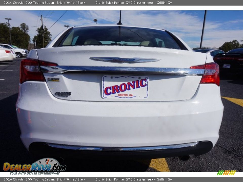 2014 Chrysler 200 Touring Sedan Bright White / Black Photo #6
