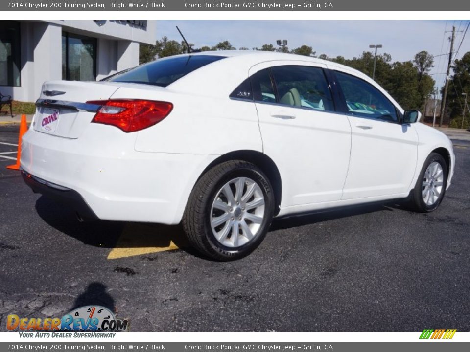 2014 Chrysler 200 Touring Sedan Bright White / Black Photo #7