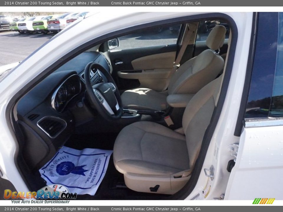 2014 Chrysler 200 Touring Sedan Bright White / Black Photo #10