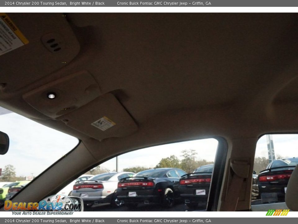 2014 Chrysler 200 Touring Sedan Bright White / Black Photo #12