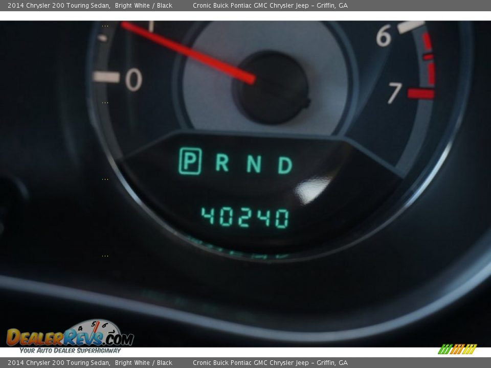 2014 Chrysler 200 Touring Sedan Bright White / Black Photo #20