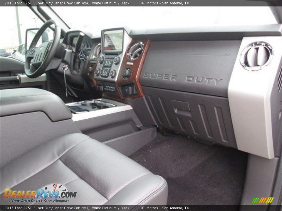 2015 Ford F250 Super Duty Lariat Crew Cab 4x4 White Platinum / Black Photo #24