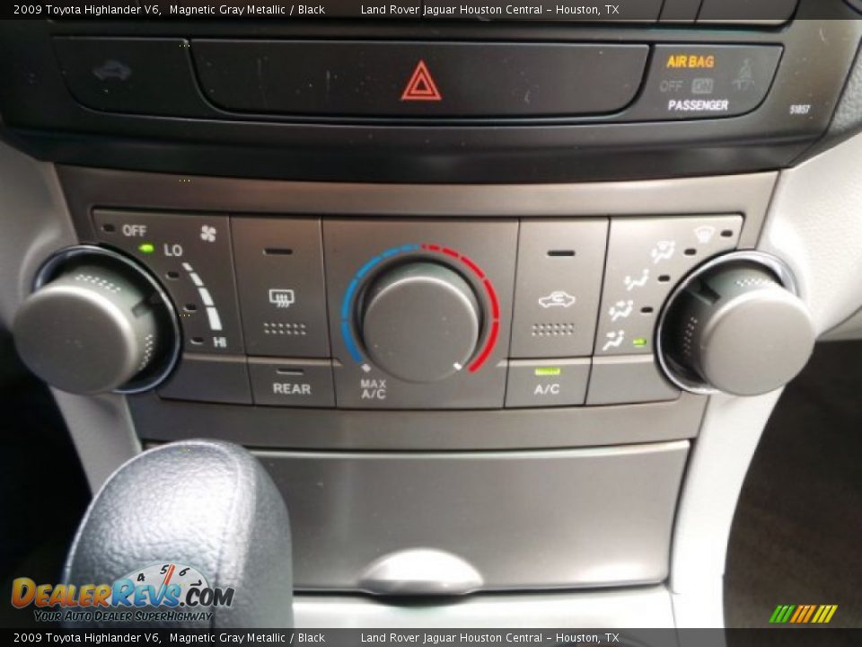 Controls of 2009 Toyota Highlander V6 Photo #20