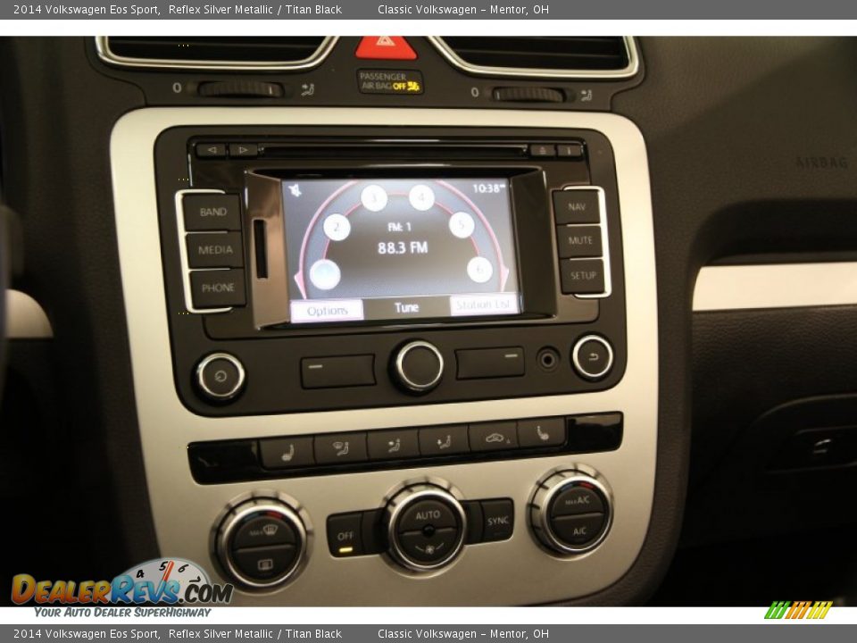 Controls of 2014 Volkswagen Eos Sport Photo #9
