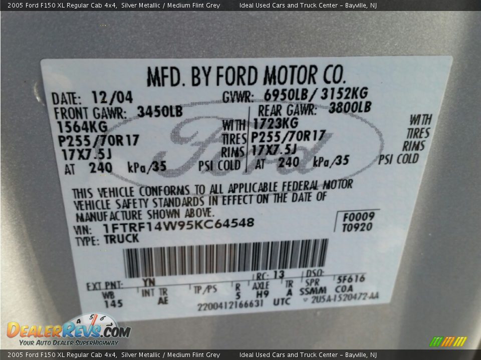 2005 Ford F150 XL Regular Cab 4x4 Silver Metallic / Medium Flint Grey Photo #21