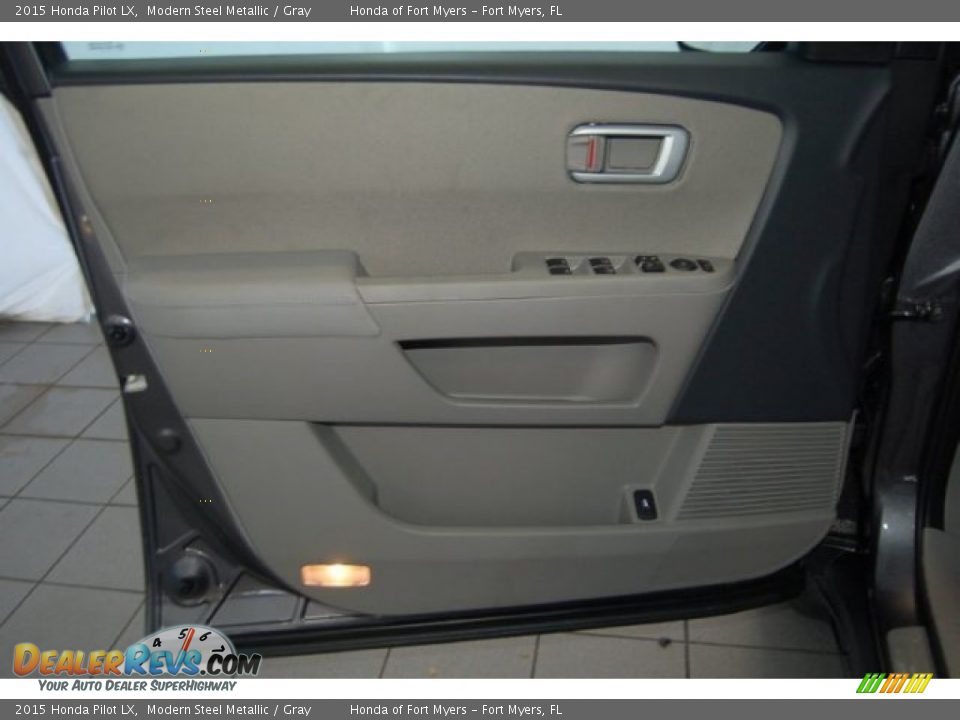 2015 Honda Pilot LX Modern Steel Metallic / Gray Photo #9