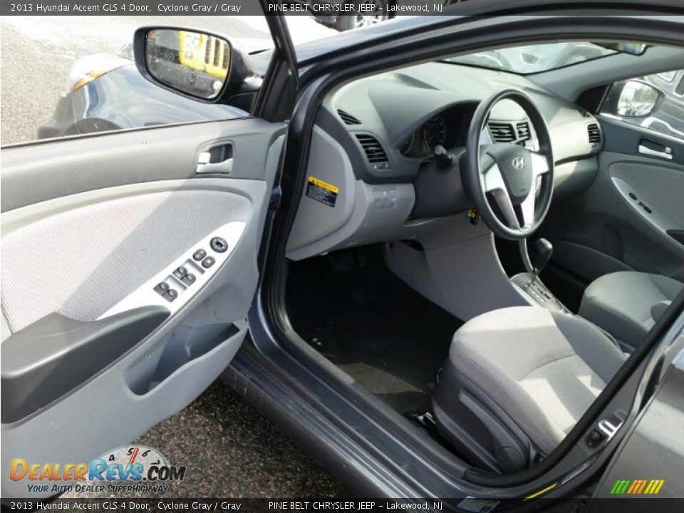 2013 Hyundai Accent GLS 4 Door Cyclone Gray / Gray Photo #16