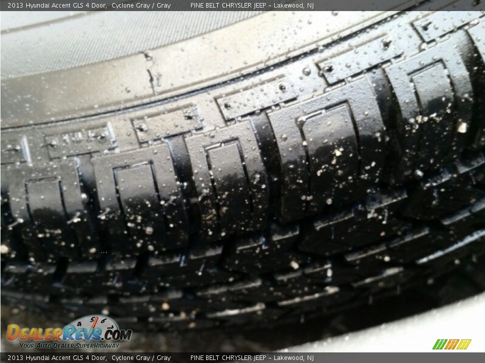 2013 Hyundai Accent GLS 4 Door Cyclone Gray / Gray Photo #19