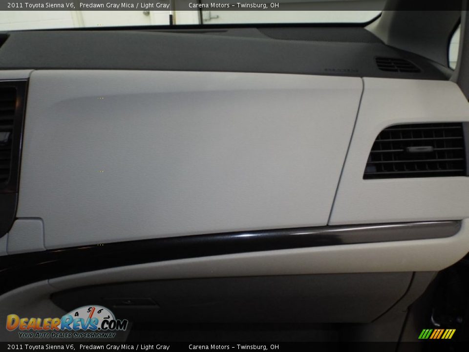 2011 Toyota Sienna V6 Predawn Gray Mica / Light Gray Photo #35