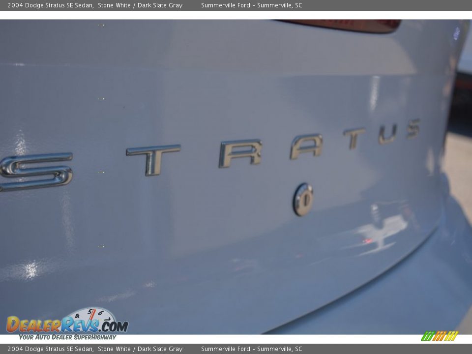 2004 Dodge Stratus SE Sedan Stone White / Dark Slate Gray Photo #21