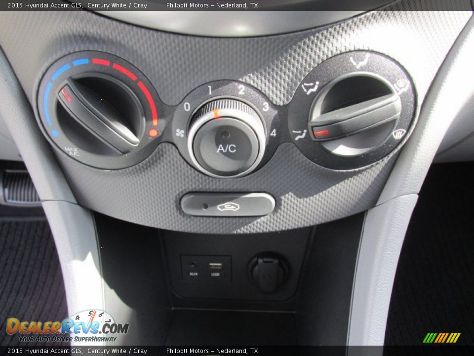 Controls of 2015 Hyundai Accent GLS Photo #26