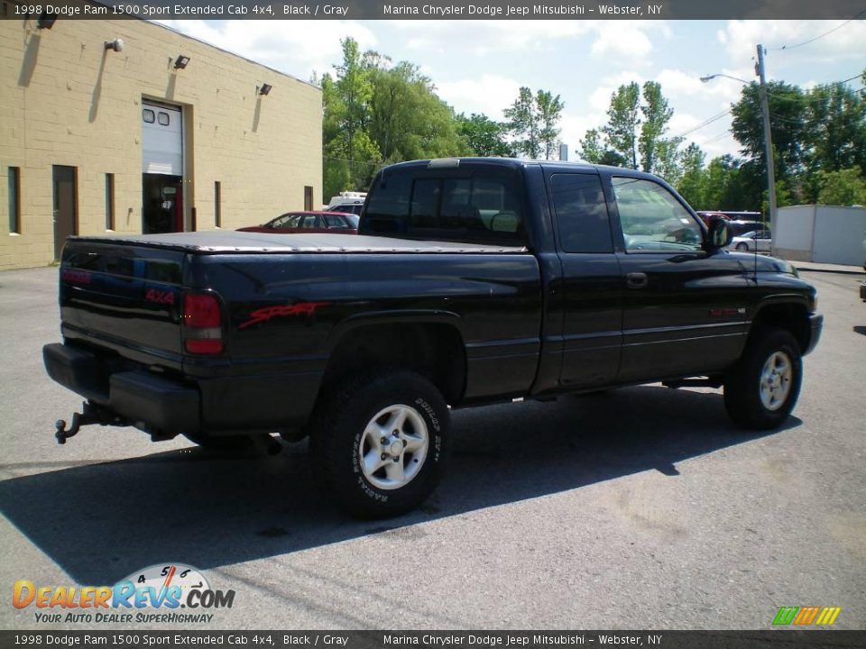 1998 Dodge Ram 1500 Sport Extended Cab 4x4 Black / Gray Photo #13