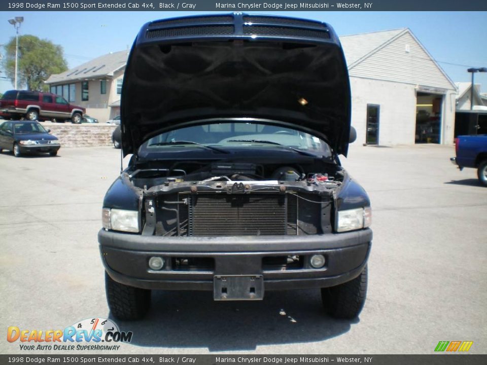 1998 Dodge Ram 1500 Sport Extended Cab 4x4 Black / Gray Photo #17