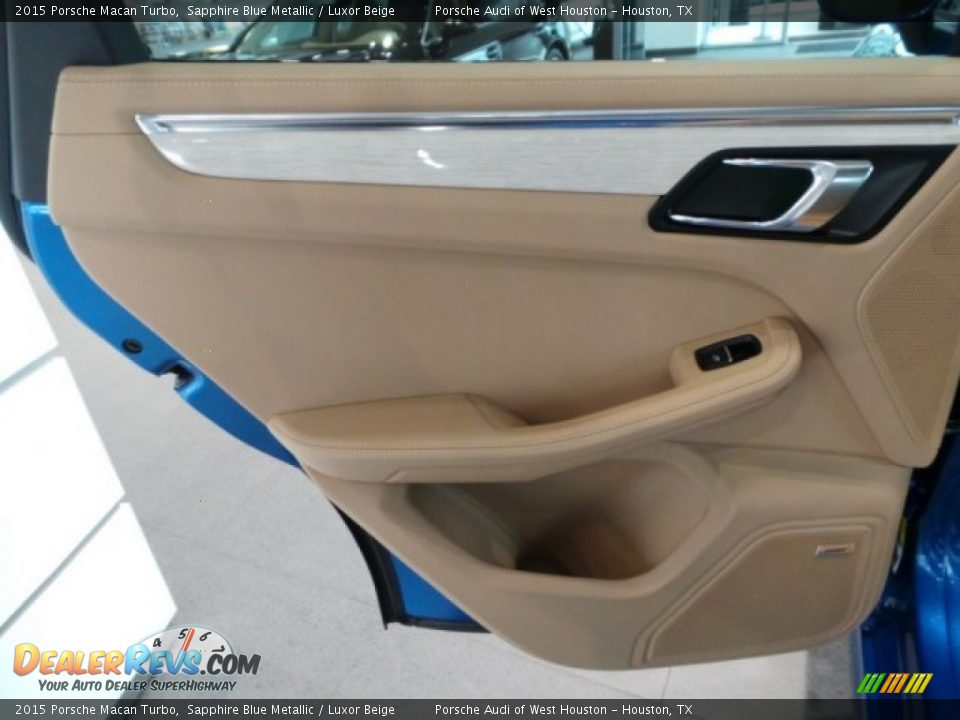 Door Panel of 2015 Porsche Macan Turbo Photo #22