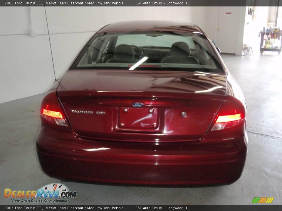 2005 Ford Taurus SEL Merlot Pearl Clearcoat / Medium/Dark Pebble Photo #4