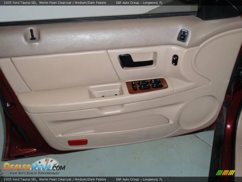 2005 Ford Taurus SEL Merlot Pearl Clearcoat / Medium/Dark Pebble Photo #6