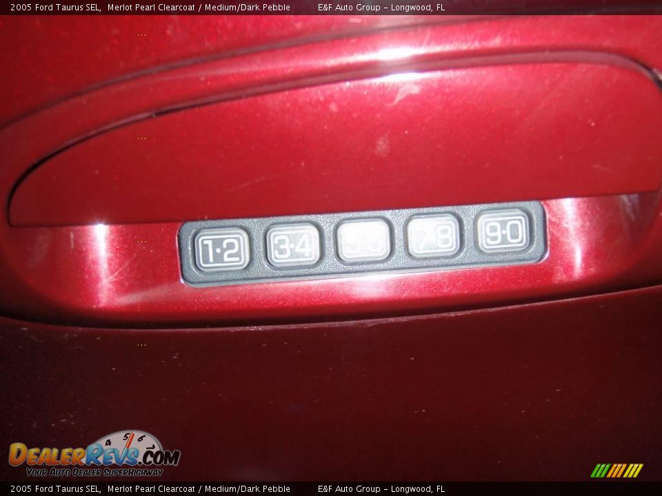 2005 Ford Taurus SEL Merlot Pearl Clearcoat / Medium/Dark Pebble Photo #11