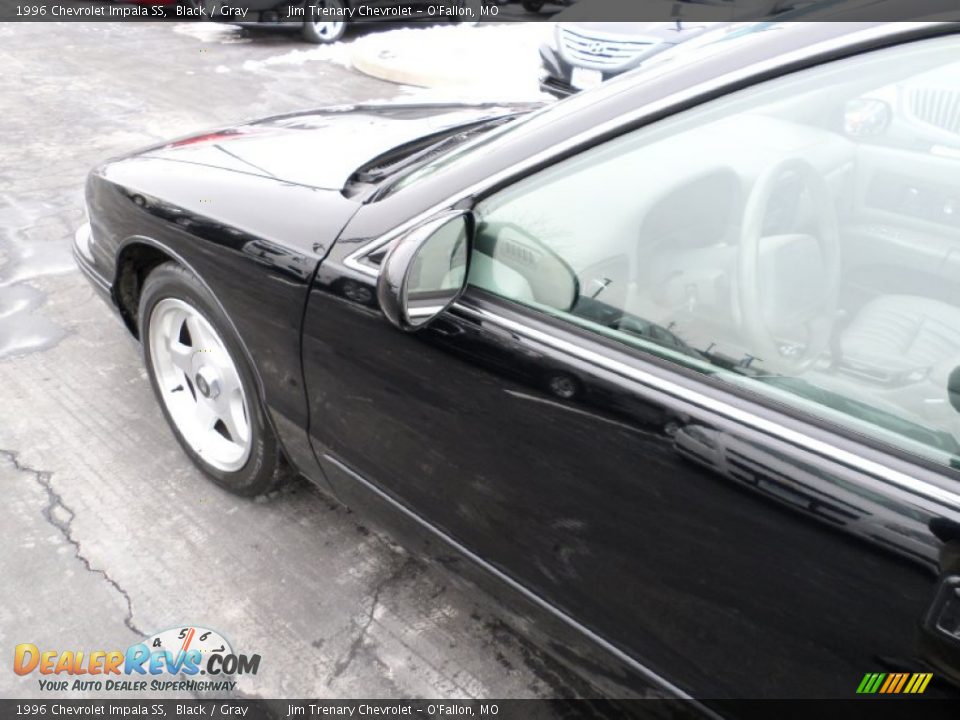 1996 Chevrolet Impala SS Black / Gray Photo #16