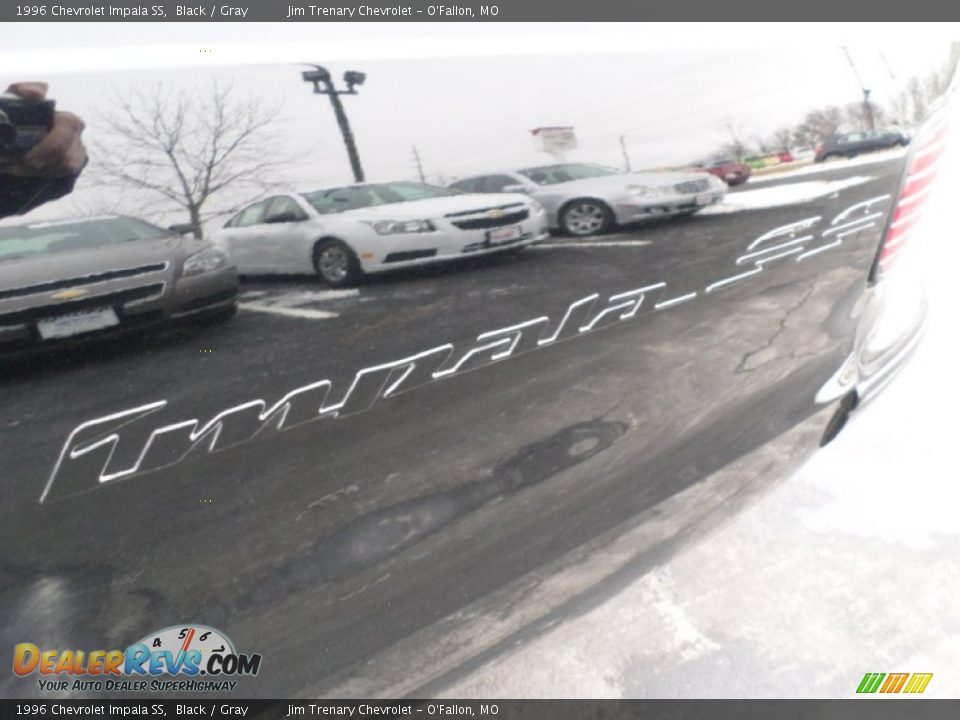 1996 Chevrolet Impala SS Black / Gray Photo #17