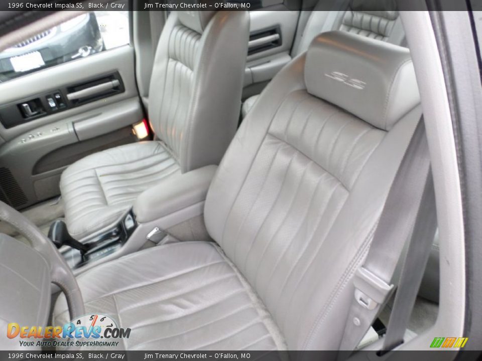 Front Seat of 1996 Chevrolet Impala SS Photo #19