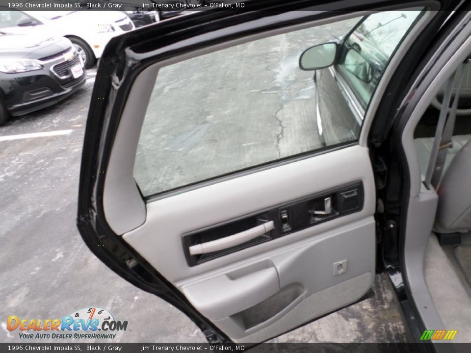 Door Panel of 1996 Chevrolet Impala SS Photo #21