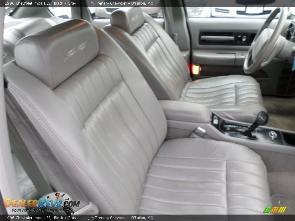 Front Seat of 1996 Chevrolet Impala SS Photo #26