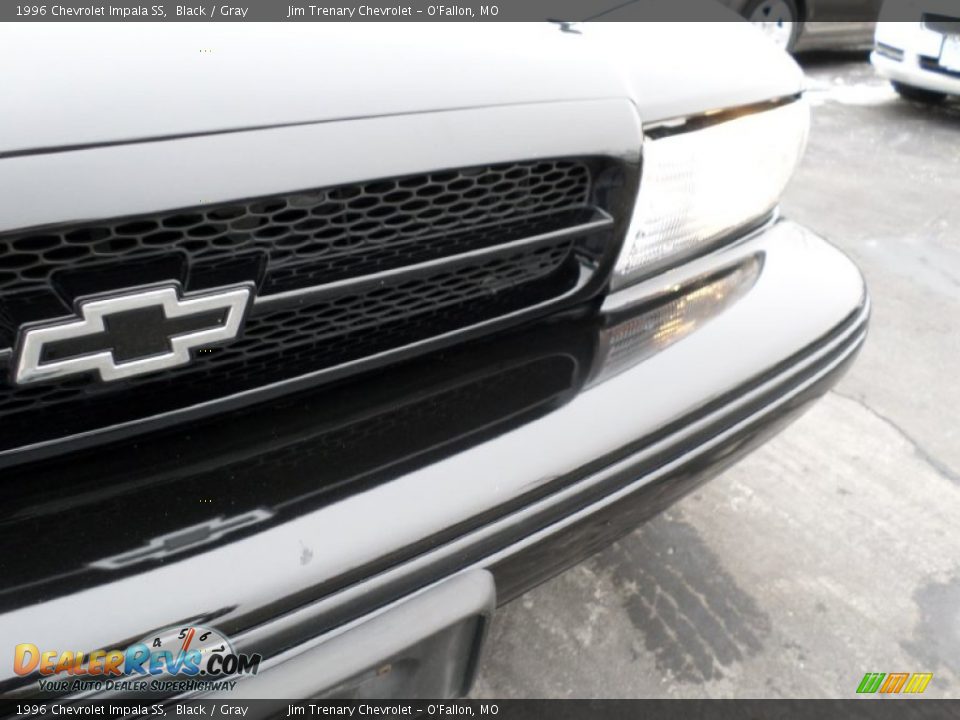 1996 Chevrolet Impala SS Black / Gray Photo #27