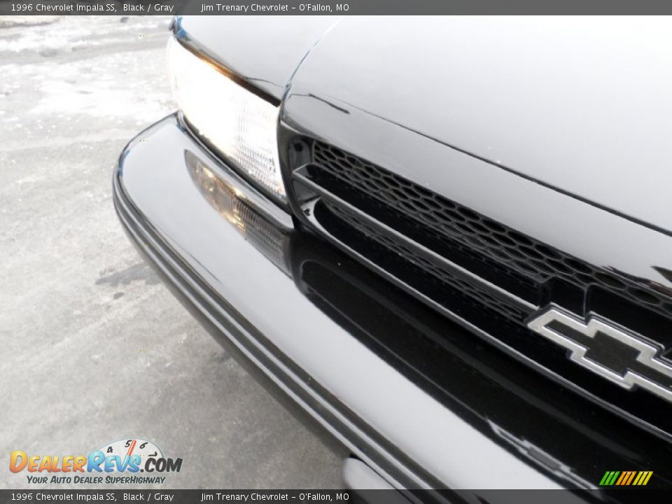 1996 Chevrolet Impala SS Black / Gray Photo #28