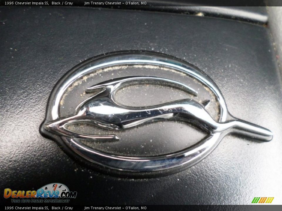 1996 Chevrolet Impala SS Black / Gray Photo #33