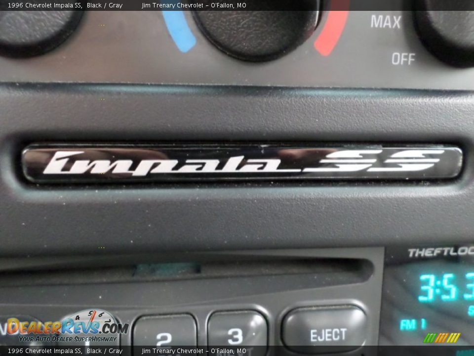 1996 Chevrolet Impala SS Black / Gray Photo #35