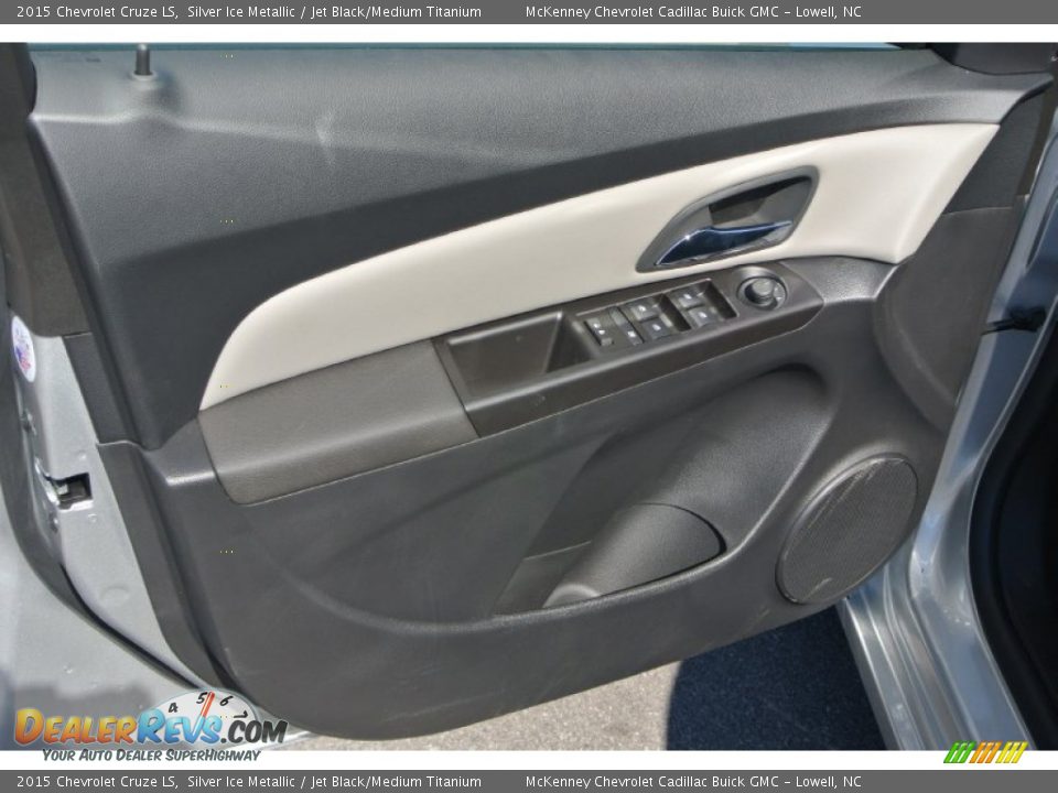 2015 Chevrolet Cruze LS Silver Ice Metallic / Jet Black/Medium Titanium Photo #9